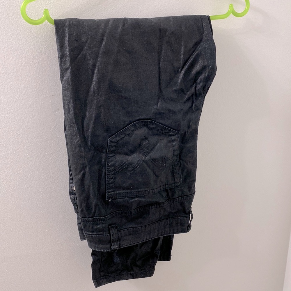 I am selling jeans.